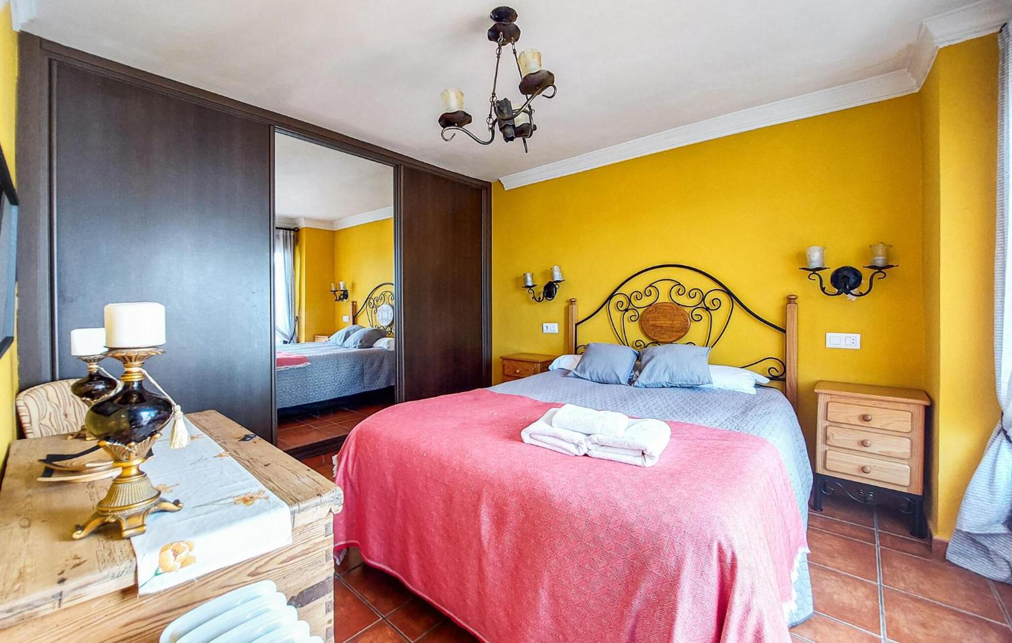 2 Bedroom Cozy Home In Грасалема Экстерьер фото