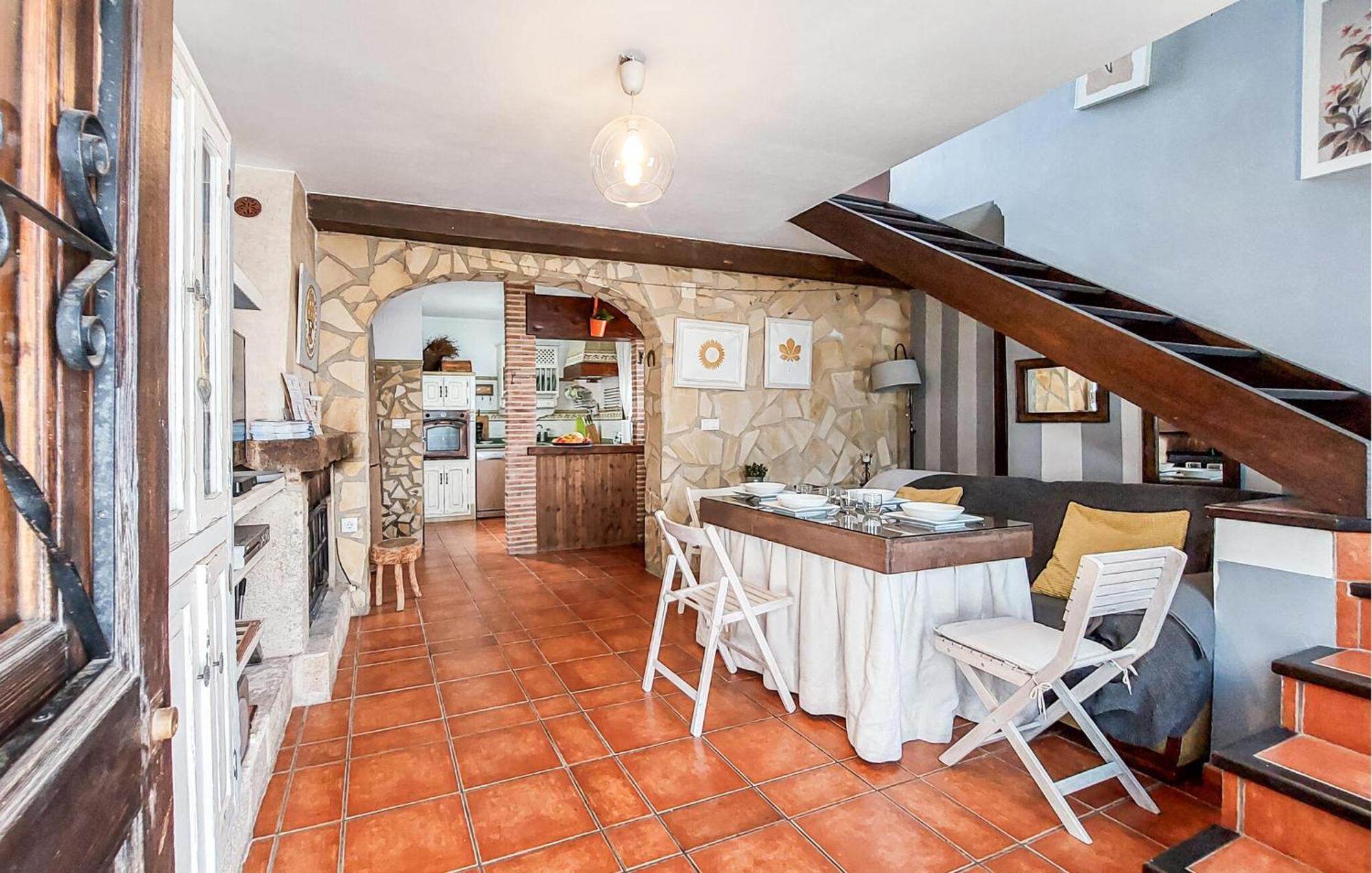 2 Bedroom Cozy Home In Грасалема Экстерьер фото